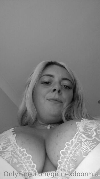 girlnexdoormia
