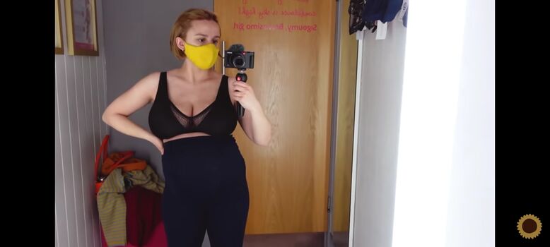 Hannah Witton