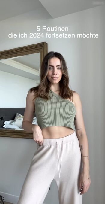 herstoryfeed