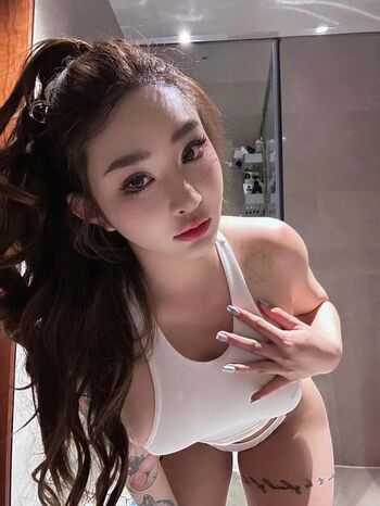 Hitomi Songyuxin