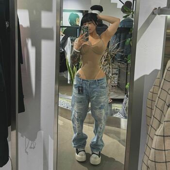 Hitomi Songyuxin