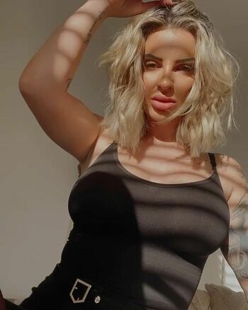 Holly J Genevieve