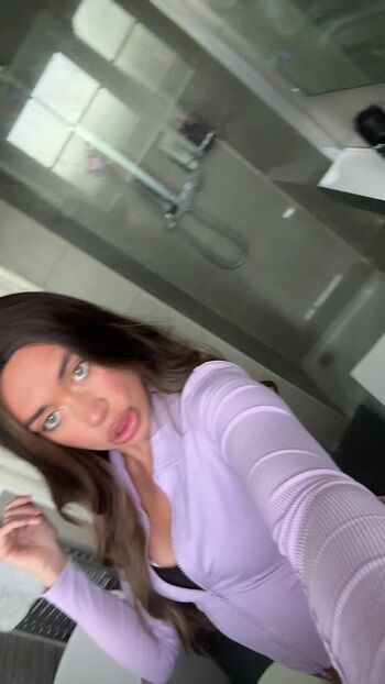 hollyasminee