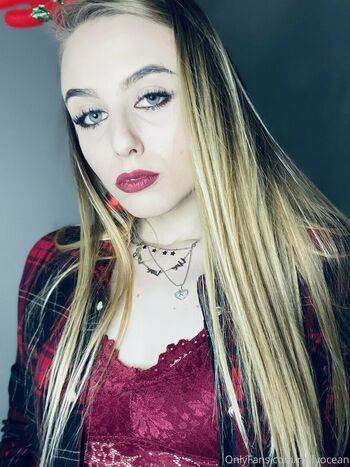 hollyclue