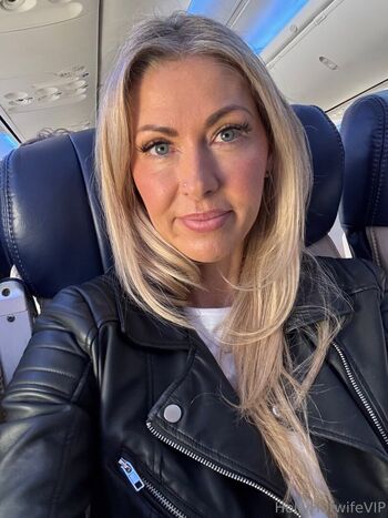 hollyhotwifevip
