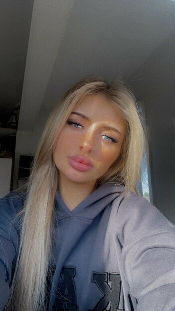 hollyyyy_xoxo
