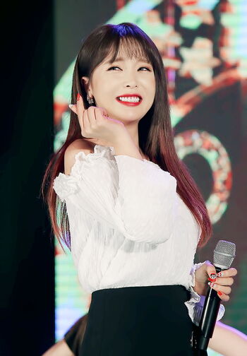 Hong Jin Young