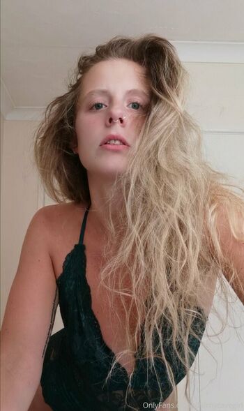 hornycavegirl