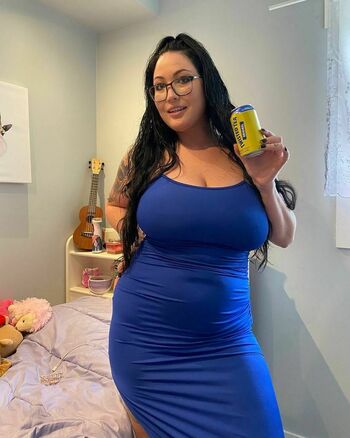 Hot4Holly