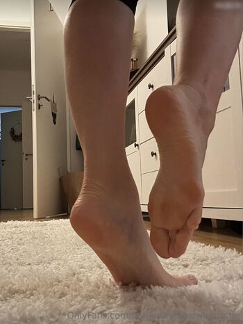 hotfeetbyannewuensche