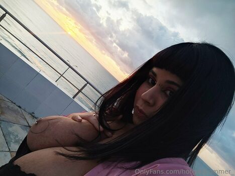 hotgiirlbummer_
