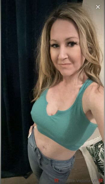 Hotwife Victoria