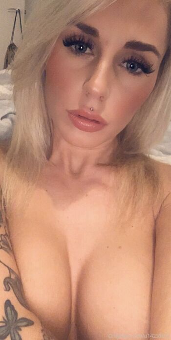 Hotwifey