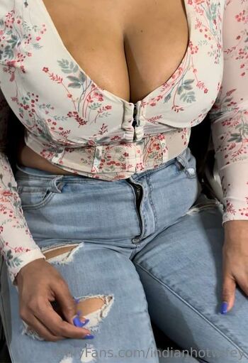 indianhotwife