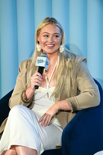 Iskra Lawrence
