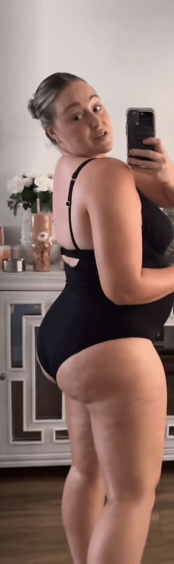 Iskra Lawrence