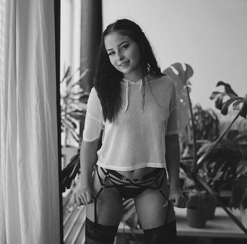 _its_hell_angi_ / Angelina