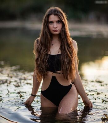 Jana Wolf / jana_officialx
