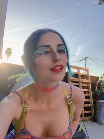Jewelz Blu