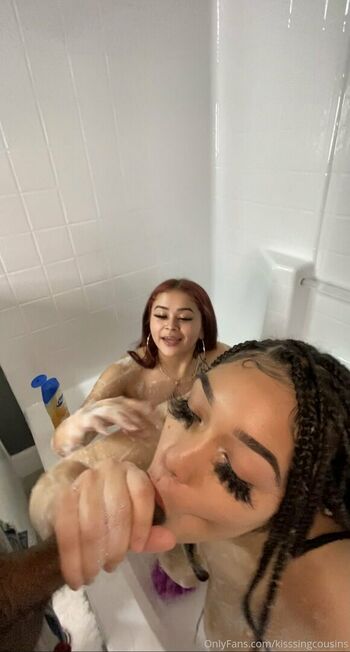 kisssingcousins
