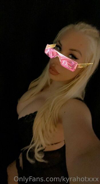 kyrahotxxx