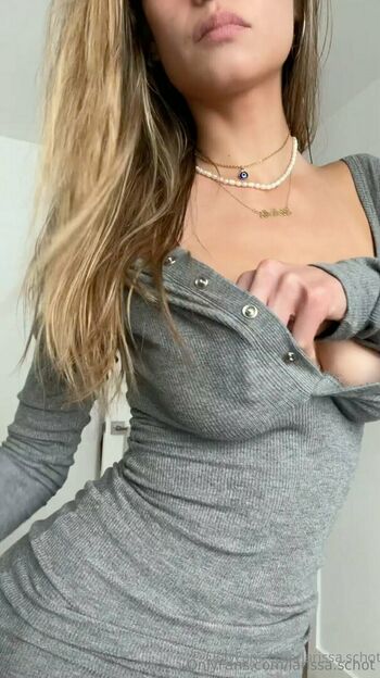 Larissa Schot