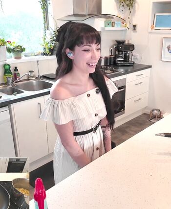 Layna Lazar