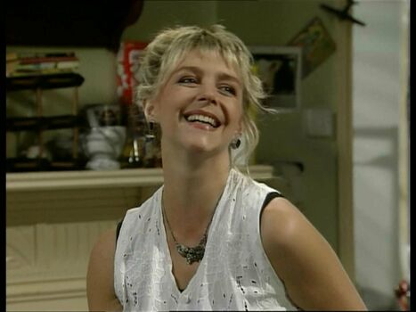 Leslie Ash