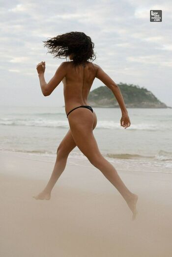 Leticia Salles