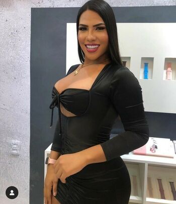 Lia Ferraz ????