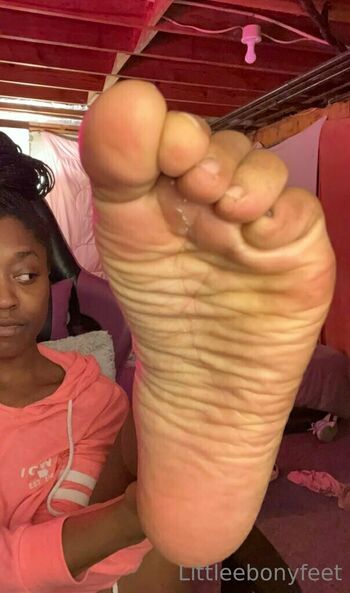 littleebonyfeet
