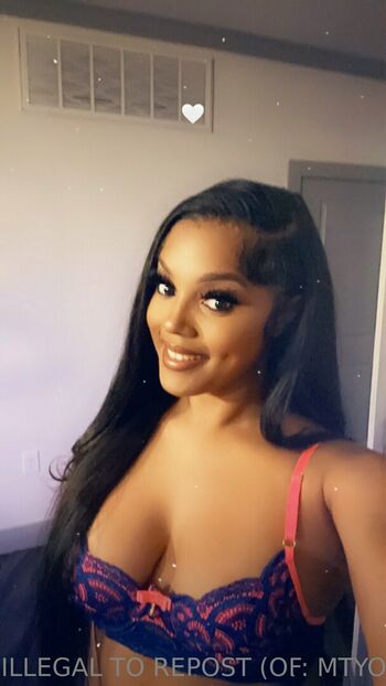 Lola Teases