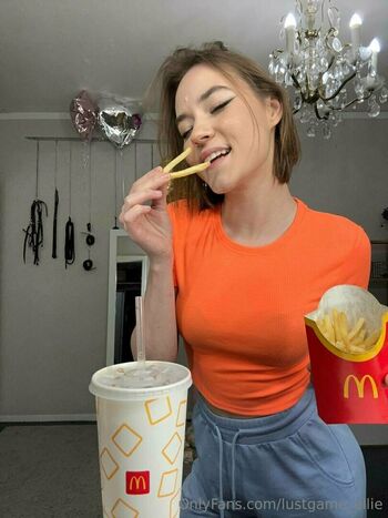 lustgame_ellie