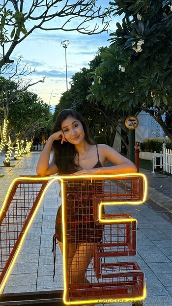 mia_jeen