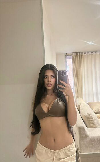 mia_paulina