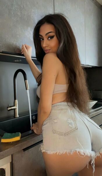 Mia Rosales