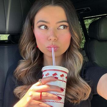 Miranda Cosgrove