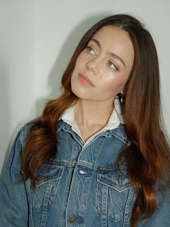 Molly Gordon