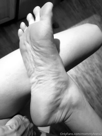 mommyfeetx2