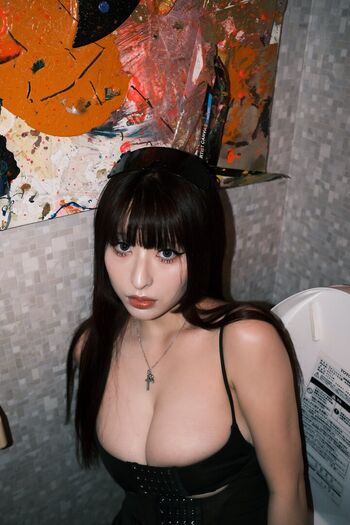 Momoka Akari