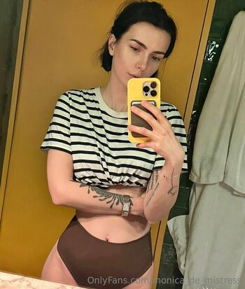 monica_de_mistress