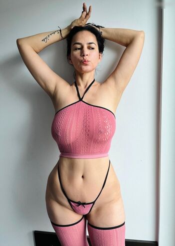 Nanda Reyes