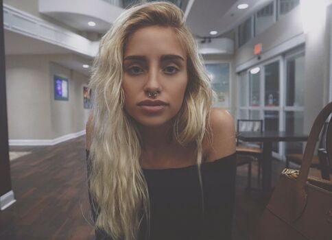 Naomi Woods