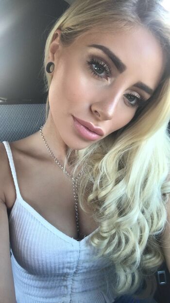 Naomi Woods