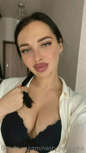 nasty_brunette