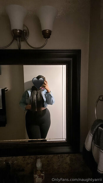 naughtyarrii
