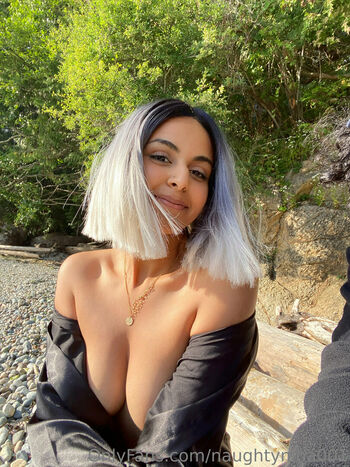 naughtynina001