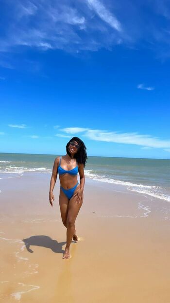 Negra Li