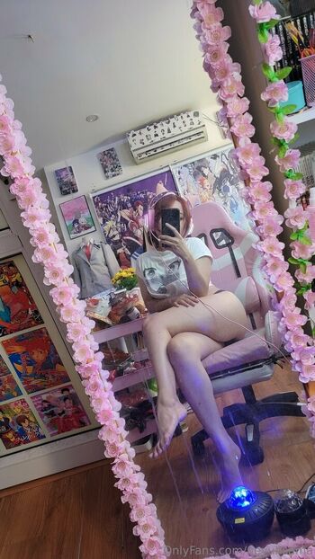 Neyu H Cosplay