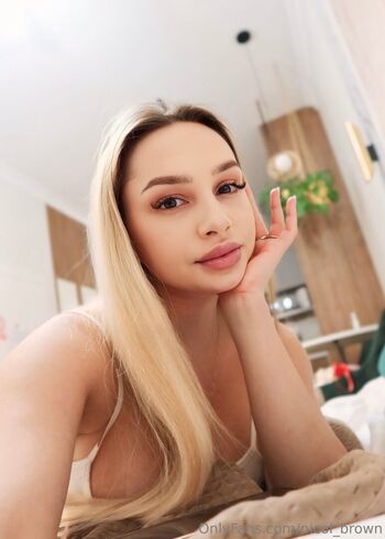 nicol_brown